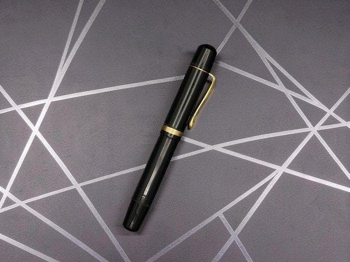 Pelikan - 100N Black & Green Marbled Piston Filler –, Collections, Stylos