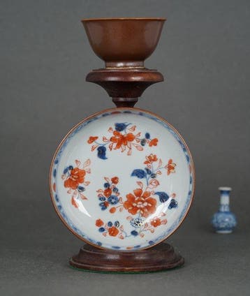 Kangxi (1662-1722) - Tasse et soucoupe (2) - Peonies, Plum