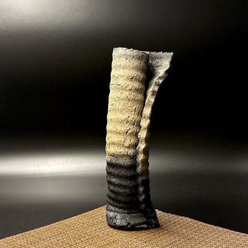 Vase - Grès,  Sakata Jinnai (né en 1943) - Japon - La