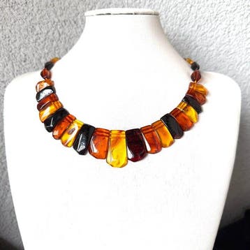 Collier ras du cou en ambre baltique naturel, large. - Ambre