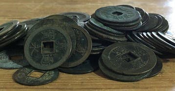 Japan, Bulkpartij van 100 antieke Japanse Mon-munten - Kanei