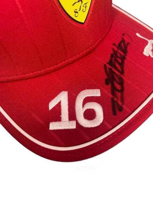 Ferrari - Formule 1 - Charles Leclerc - 2025 - Pet, Verzamelen, Automerken, Motoren en Formule 1