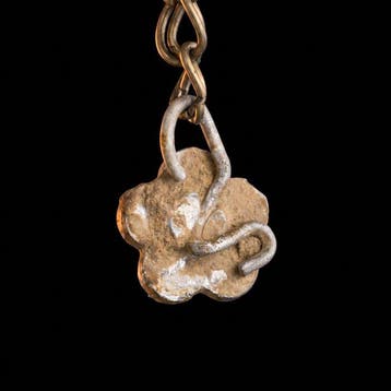 Byzantijns Zilver Prachtige oorbel met blauwe cabochon –