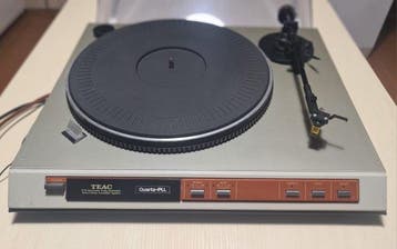 TEAC - P-9 Semi-Automatic Direct-Drive Platenspeler, Nieuw