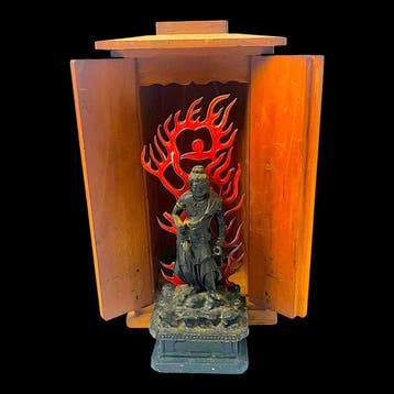 Fud My () in gelakt houten zushi – verguld interieur, Antiek en Kunst