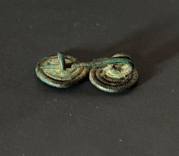 Bronstijd Brons Fibula, kleine brilhandleiding - 3.1 cm, Antiek en Kunst