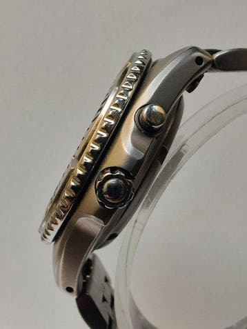 Seiko - Kinetic Titanium Scuba 200m Grey Ghost - Zonder