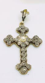 Sans prix de réserve - Pendentif en forme de croix - 19,2