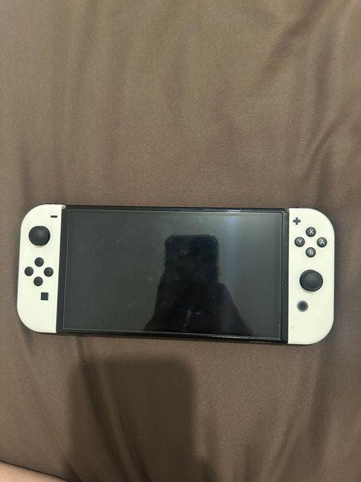 Nintendo - Switch - Switch oled avec pochette et vitre de, Games en Spelcomputers, Spelcomputers | Overige Accessoires