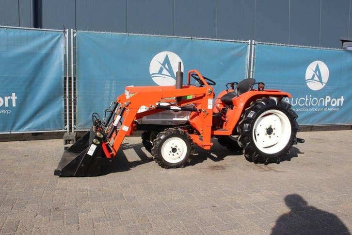 Veiling: Minitractor Kubota B1702 Diesel 17pk met voorlader, Zakelijke goederen, Landbouw | Tractoren, Ophalen