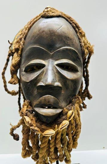 Masker in - Dan - Ivoorkust (Zonder minimumprijs)