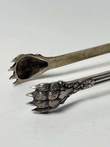 Pince à sucre en argent massif – Poinçon Minerve – XIX