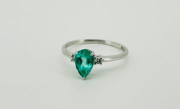 Ring - 18 karaat Witgoud - 1.25ct. tw. Smaragd - Diamant, Nieuw