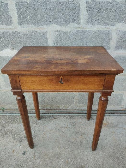 Table basse - bois de noyer, Antiek en Kunst, Antiek | Overige Antiek