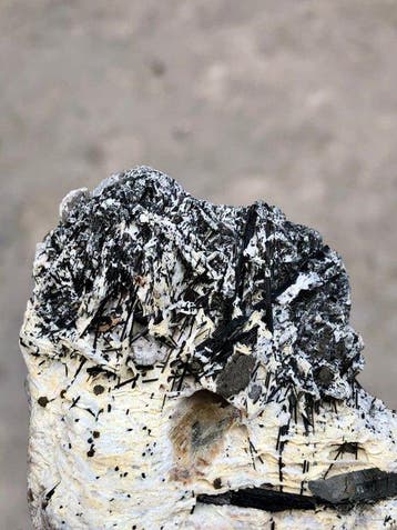 Schorl Exemplaar - Hoogte: 67 mm - Breedte: 60 mm - 182 g -