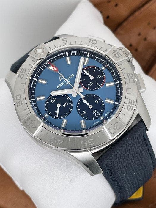 Breitling - Avenger B01 Chronograph 44 - AB0147101C1X1 -, Bijoux, Sacs & Beauté, Montres | Hommes