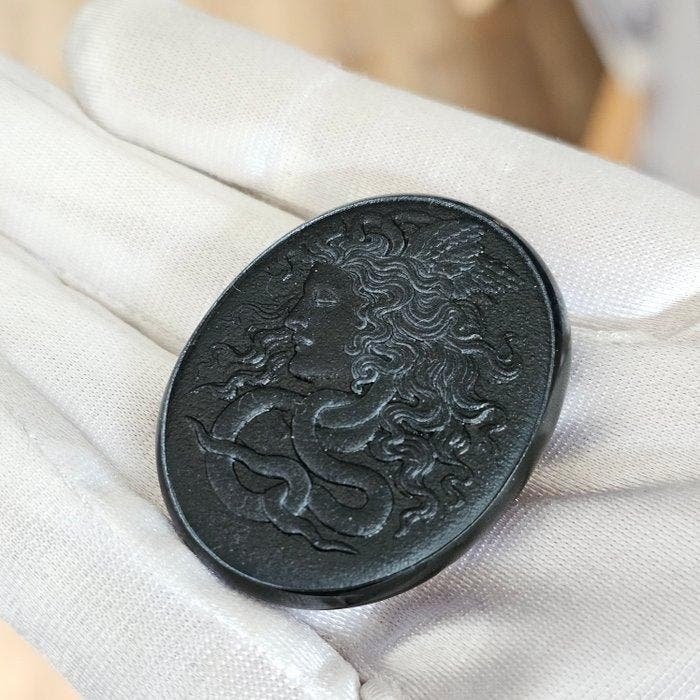 Grote gegraveerde zwarte onyx camee - Mythologische Medusa, Antiquités & Art, Antiquités | Autres Antiquités