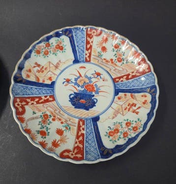 Bord (2) - Porselein - Twee Imari borden