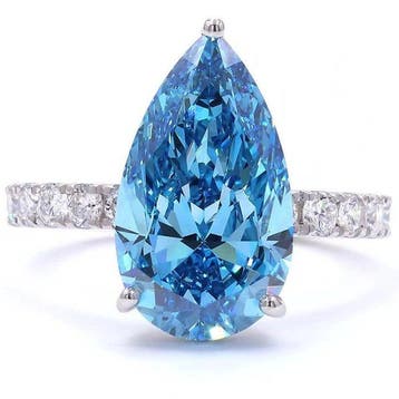 Ring - 18 karaat Witgoud - 6.03ct. tw. Blauw Diamant (Fancy