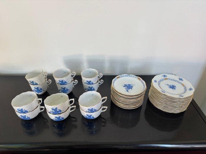 Herend - Service à boisson (36) - porcelaine dure - Peint à, Antiek en Kunst, Antiek | Meubels | Tafels