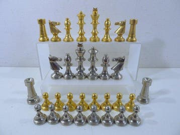 Magnifique jeu déchecs en bronze coffret en loupe avec, Antiek en Kunst
