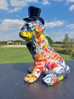 Statue, street Art dog with cape - 27 cm - polyrésine