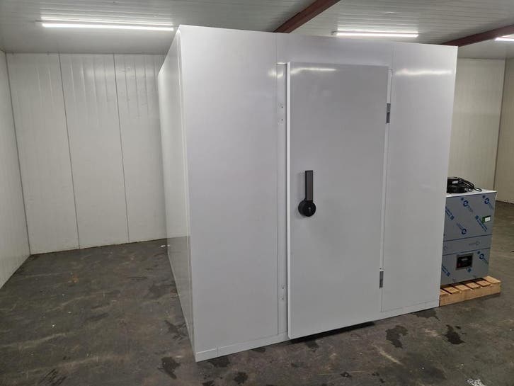 Vriescel 210 x 210 x 220 cm stekker klaar Nieuw, Zakelijke goederen, Horeca | Keukenapparatuur, Gebruikt, Koelen en Vriezen
