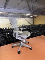 Refurbished Herman Miller Mirra - Ergonomic Design Chair, Ergonomisch, Zo goed als nieuw, Overige kleuren, Bureaustoel