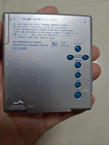 Sony - MZ-E520 Portable MiniDisc Player Walkman