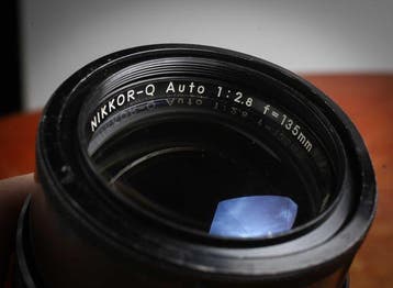 Nikon Nikkor-Q Auto 1:2.8 f=135mm + douleur Objectif, TV, Hi-fi & Vidéo, Appareils photo analogiques