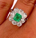 Ring - 18 karaat Witgoud Smaragd - Diamant, Handtassen en Accessoires, Ringen, Nieuw