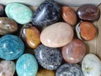 Big Lot HQ palm stones, différents minéraux 8,8 - 4,2 cm, Collections