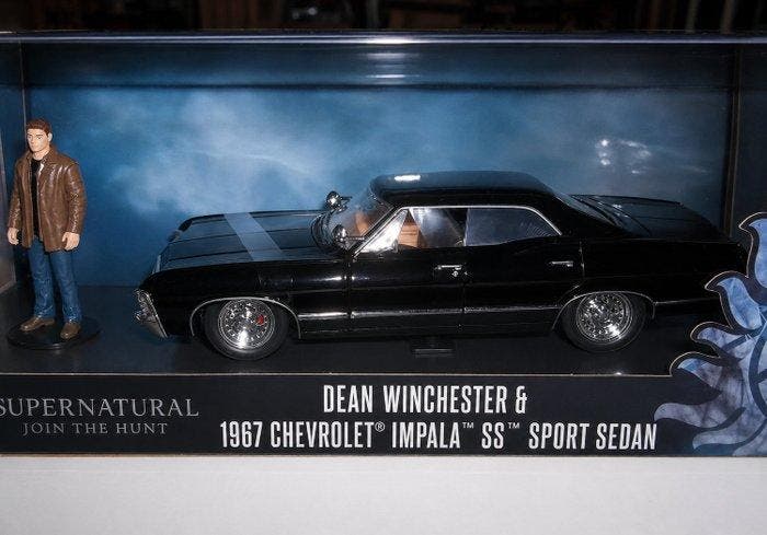 Supernatural Chevy Impala Sport Sedan Car + Winchester Dean, Verzamelen, Film en Tv