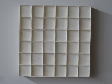 Hans Meeuwsen - 2026 - 90 wit minimalistisch wandrelief