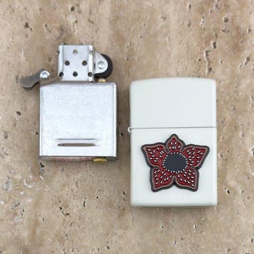 Zippo - Stranger Things - Glow in The Dark - Zonder, Nieuw