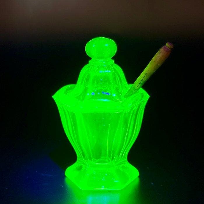 Verreries & Flaconneries de Beignée - Bol (3) - Moutardier, Antiquités & Art, Antiquités | Verre & Cristal