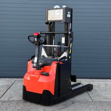 BT Toyota SWE120XR Stapelaar met uitschuifmast (reach) 4,15M, Stapelaar