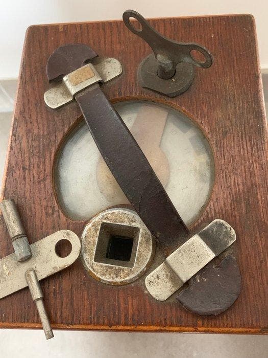 Équipement industriel - Belgique - horloge pigeon, Antiquités & Art, Antiquités | Assiettes décoratives & Carrelages
