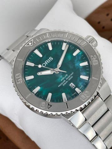 Oris - Aquis Date X Bracenet Automatic - Sans prix de