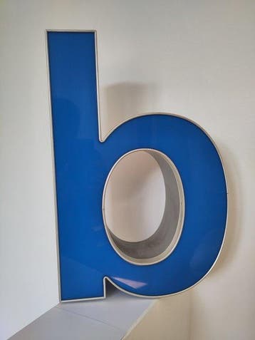 Industriële apparatuur - Typografie letter b - Duitsland