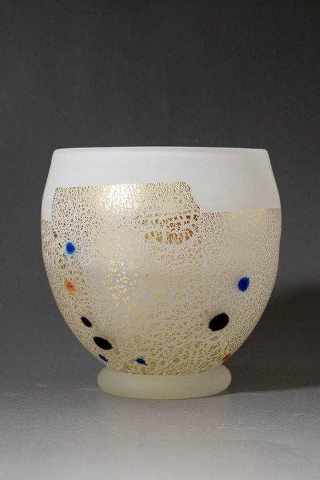 Glazen beker “Light Snow” met houten doos - Glas - Denji, Antiek en Kunst, Antiek | Overige Antiek