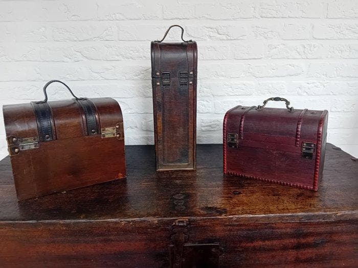 Kist (3) - hout leder metaal - Koffertjes, Antiek en Kunst, Curiosa en Brocante