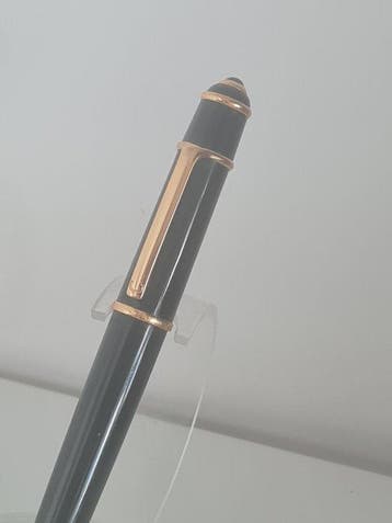 Cartier - Diabolo Résine Noir et Or, plume en or 18 K -, Collections