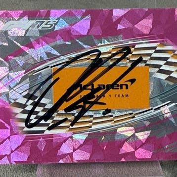 Mclaren - Topps 10 parallel pink card Team Logo Signed -