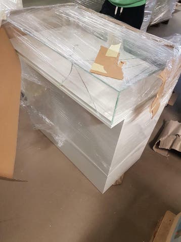 Nieuw meubel met glasschade, Ophalen of Verzenden