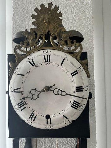 Horloge - Métal - 1800-1850 - Une horloge comtoise unique.