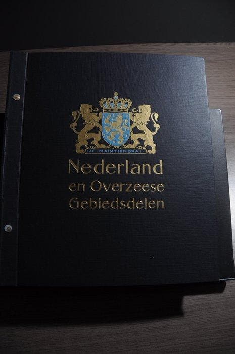 Nederland en Overzeese Rijksdelen - Verzameling in een DAVO, Postzegels en Munten, Postzegels | Nederland