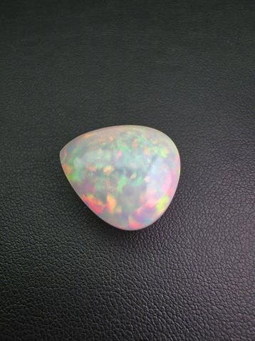 Wit, Meerkleurig Opaal - 24.25 ct - Antwerp Laboratory for