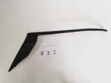 Listwa atrapy nad lamp TOYOTA Land Cruiser Prado lewa 832, Verzenden
