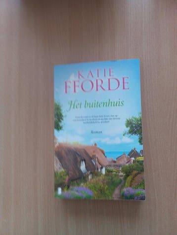 Het buitenhuis - Katie Fforde 9789022595374 Katie Fforde, Boeken, Verzenden, Gelezen, Katie Fforde